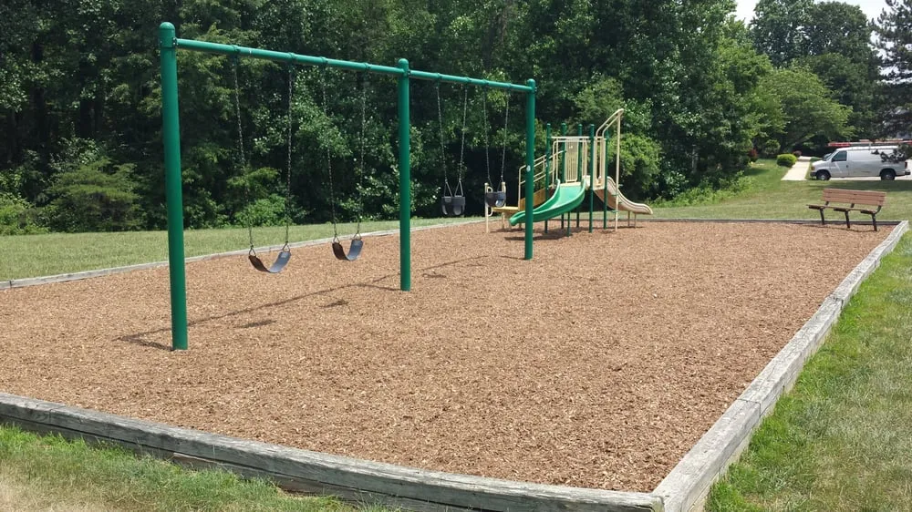 Affordable yard maintenance in Oakton, VA - Evergreen Lawn & Landscape Services