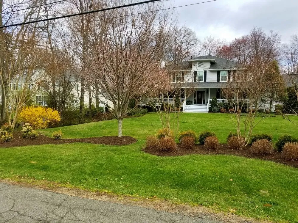 Affordable lawn mowing service in Oakton, VA by Evergreen Lawn & Landscape Services