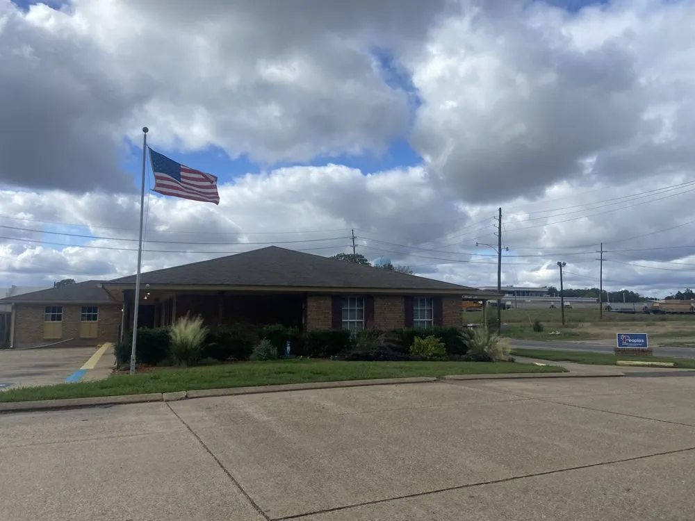 Local outdoor landscaping in Collinston, LA by Evergreen Lawn & Landscaping Maintenance