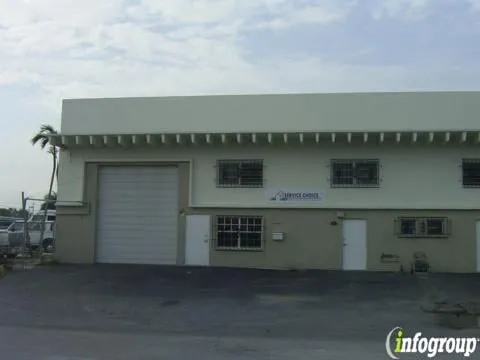 Custom yard cleanup service for year-round maintenance across Apopka, FL - Evergreen Lawn & Pest Control