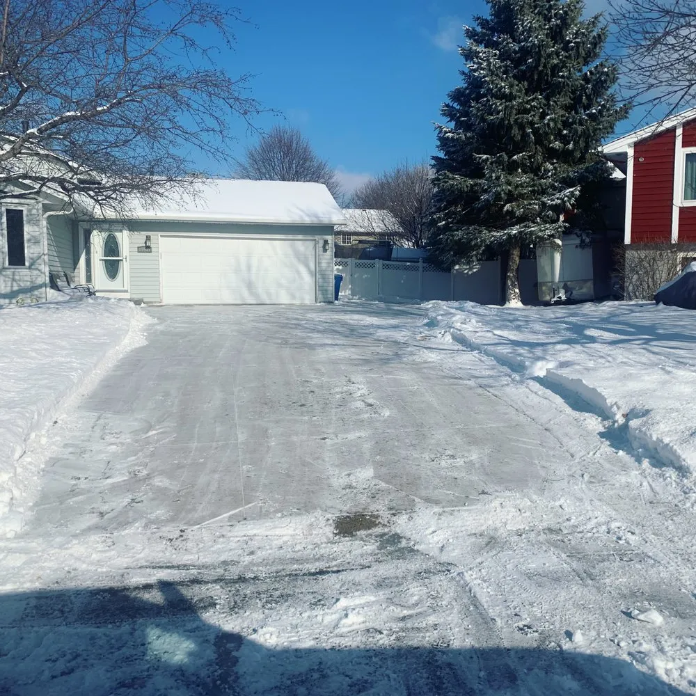 Top-rated garden landscaping for year-round maintenance in Rosemount, MN by Evergreen Lawn and Landscape