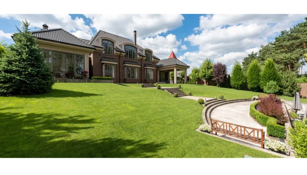 Reliable outdoor landscaping experts serving Tega Cay, SC - Evergreen Lawn Care 360