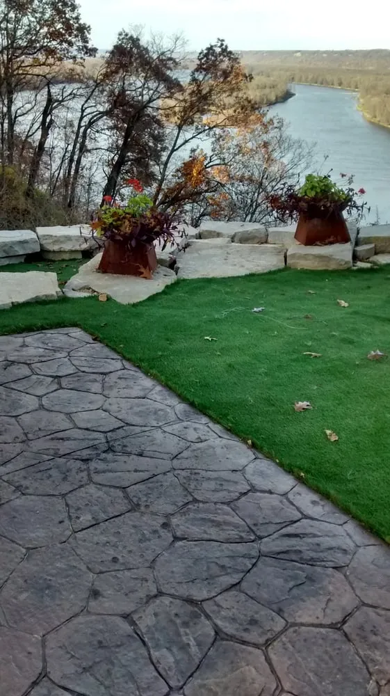 Top-rated landscape installation in Dyersville, IA - Evergreen Lawn Care