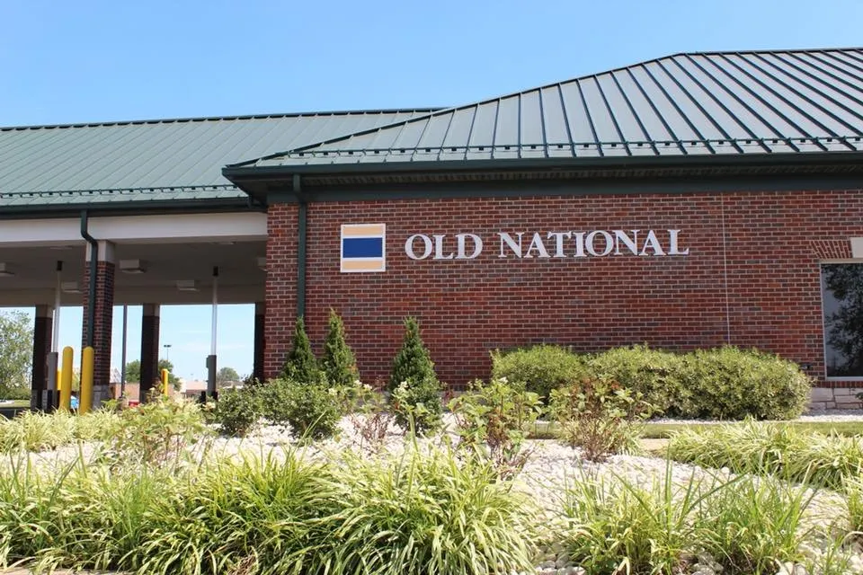 Reliable yard cleanup service for residential properties in Owensboro, KY by Evergreen Lawn Care