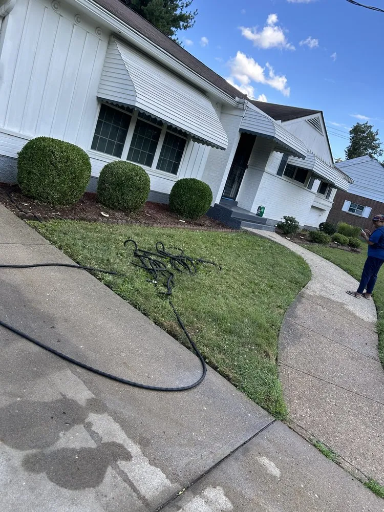 Professional garden landscaping experts serving Cincinnati, OH - Evergreen Lawn