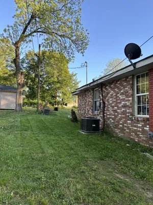 Evergreen Lawn Keeping Logo