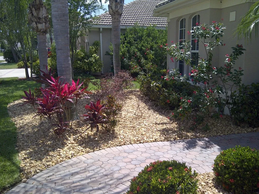 Reliable lawn care service for beautiful yards across Bradenton, FL - Evergreen Lawn Service