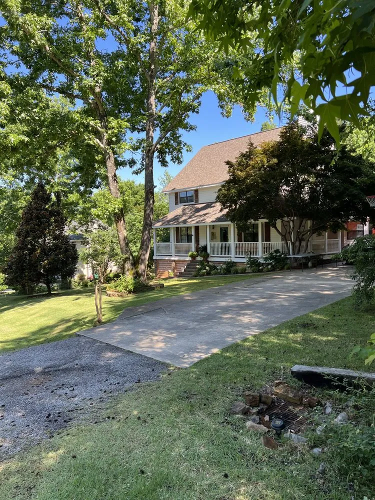 Local lawn care service for beautiful yards across Cullman, AL - Evergreen Lawn Service