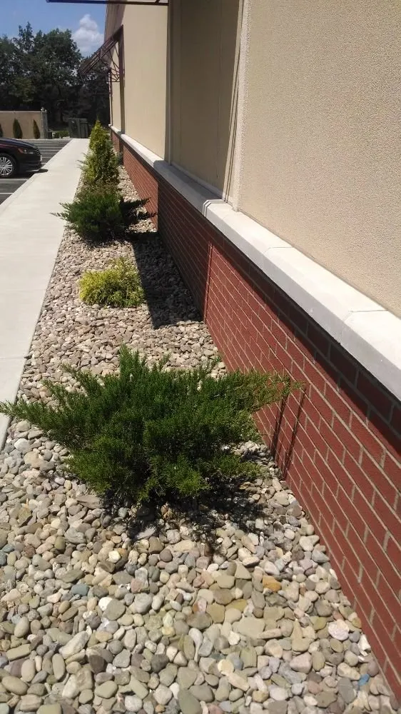 Custom lawn care service experts serving Charleston, WV - Evergreen Lawncare and Landscaping