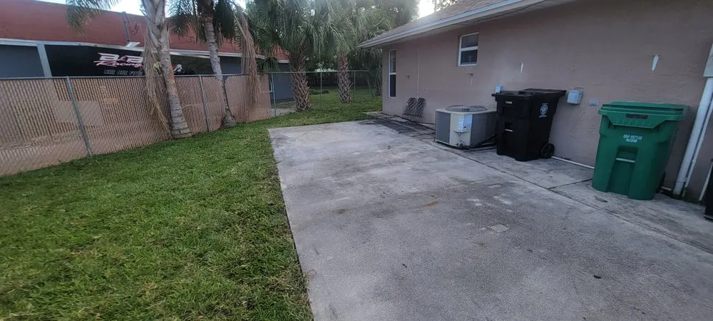 Custom lawn care service near you in Stuart, FL by Evergreen Lawncare and Maintenance
