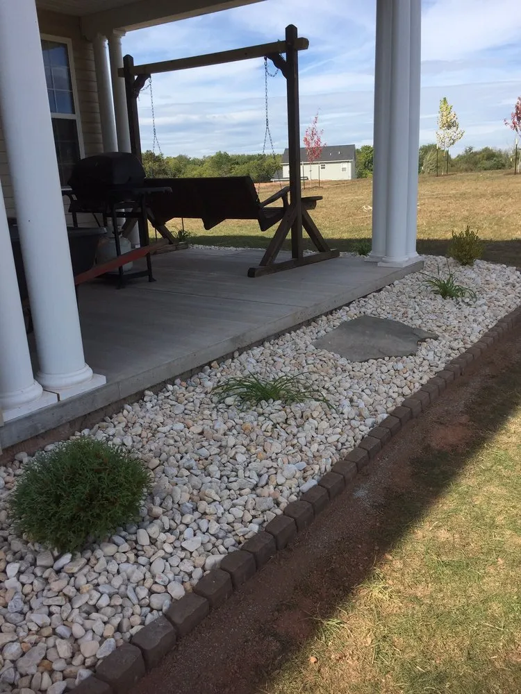 Expert landscape installation experts serving New Oxford, PA - Evergreen Lawns & Landscapes