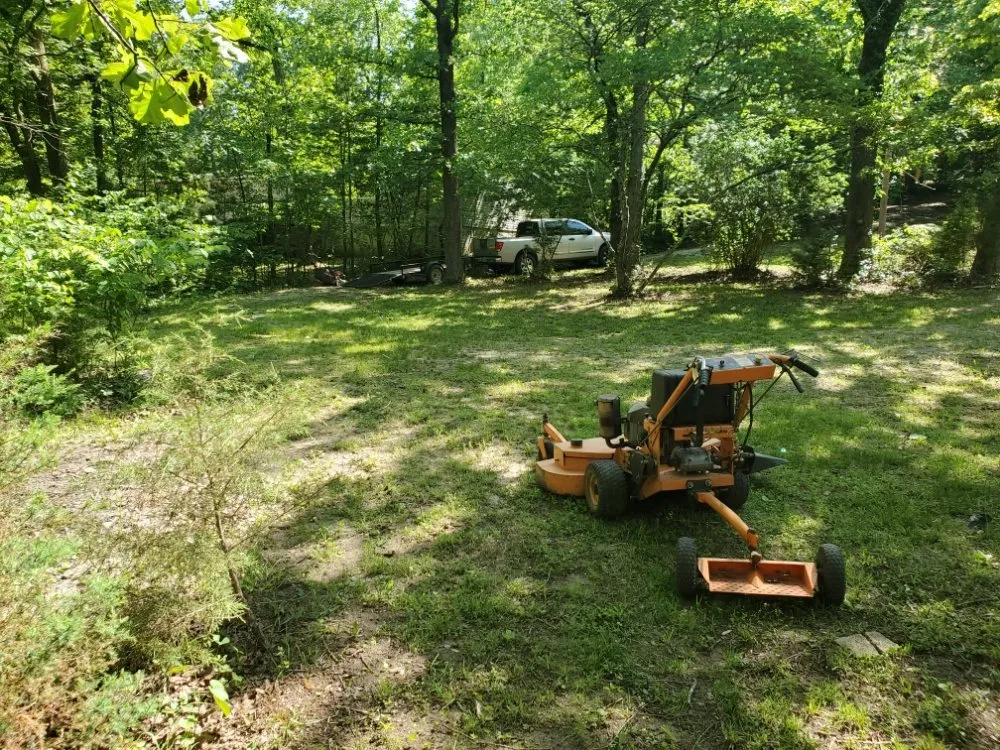 Reliable yard maintenance for homes in Kimberling City, MO by Evergreen Lawns