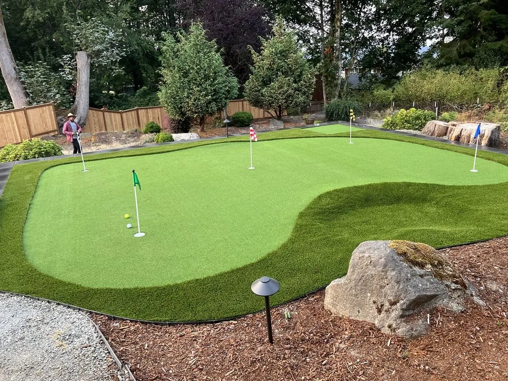 Professional landscape design for year-round maintenance in Seattle, WA by Evergreen Life Landscape Construction