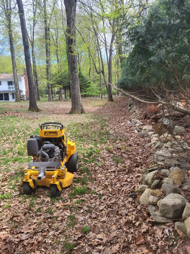 Local yard maintenance in totawa, NJ by Evergreen Property Services