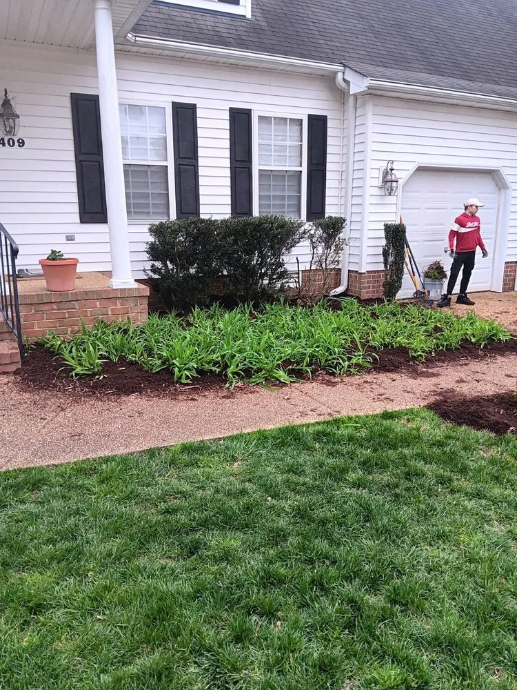 Professional yard maintenance in Newport News, VA by Evergreen Righteous