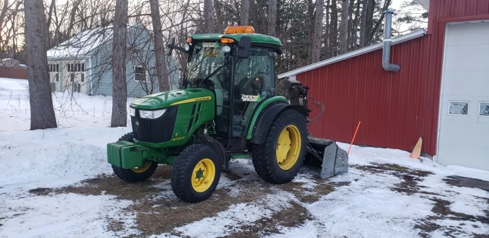 Top-rated yard maintenance for year-round maintenance in Holland Patent, NY by Evergreen Snowblow
