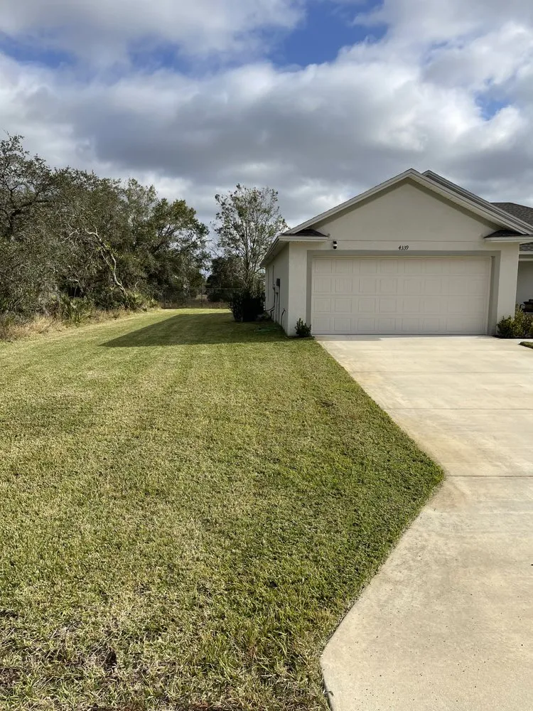 Trusted landscape design near you in Sebring, FL by EverGrove Lawncare