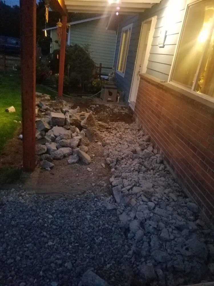 Reliable yard maintenance near you in Auburn, WA by Everlast Landscape