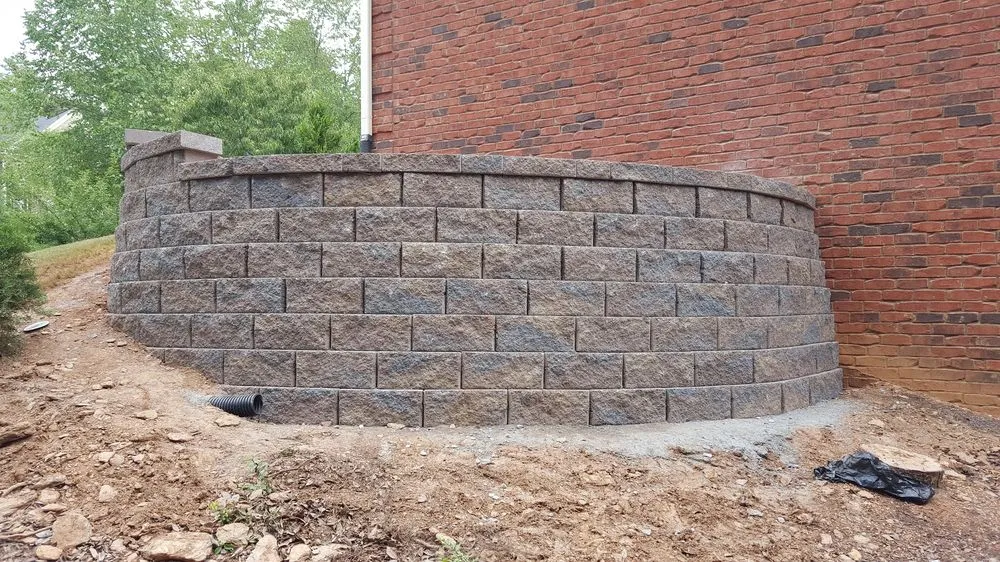 Reliable yard maintenance for year-round maintenance across Alpharetta, GA - Everlast Lawns and Landscapes