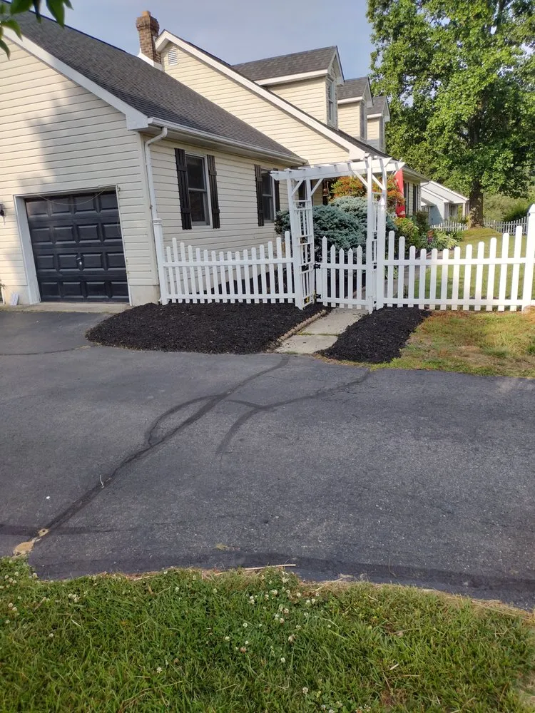 Trusted residential landscaping experts serving Newark, DE - Everlasting Impressions Lawn Care and Landscaping