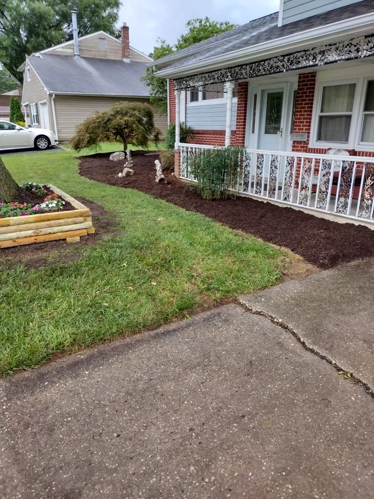 Custom yard cleanup service in Newark, DE by Everlasting Impressions Lawn Care and Landscaping