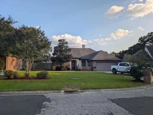 Local outdoor landscaping in Lafayette, LA - Everlush Lawn Care