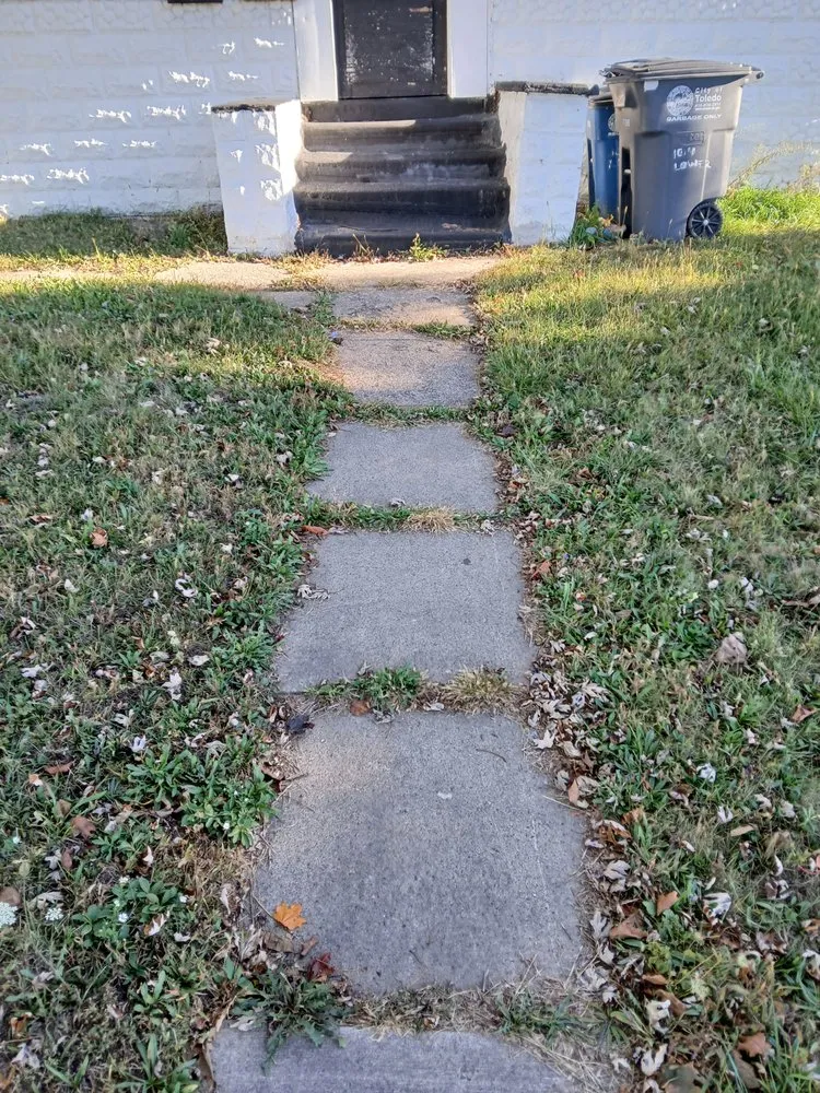 Local landscape installation in Toledo, OH - Everly's Elite Services