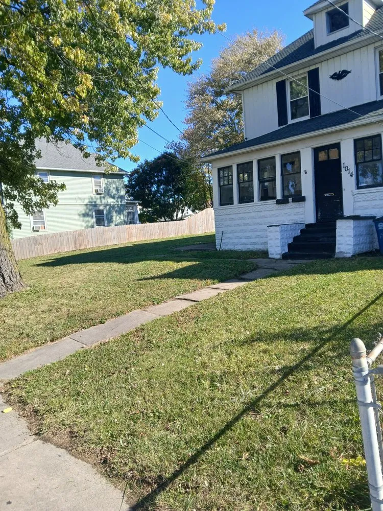 Reliable landscape installation experts serving Toledo, OH - Everly's Elite Services