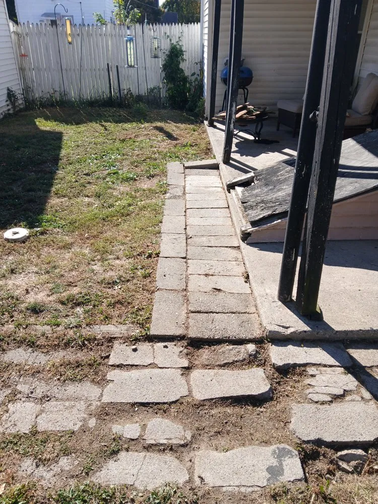 Expert yard cleanup service in Toledo, OH by Everly's Elite Services