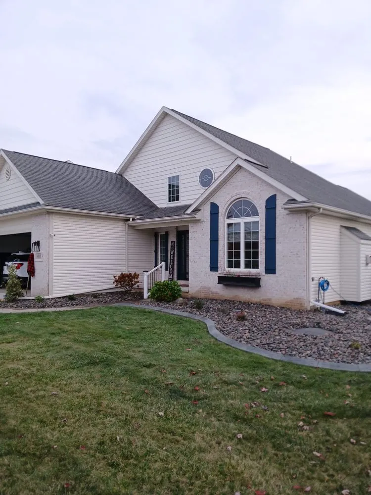 Custom landscape design in Toledo, OH - Everly's Elite Services