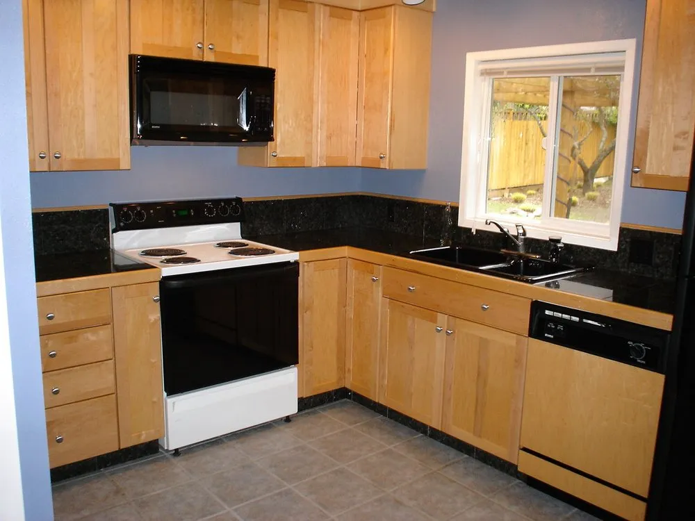 Professional lawn mowing service in Bellevue, WA by Everscaping