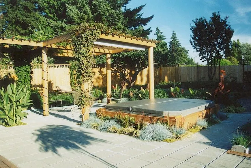 Trusted lawn care service in Bellevue, WA by Everscaping