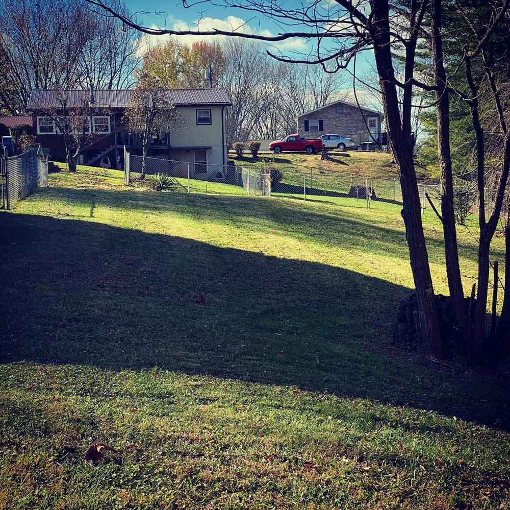 Reliable yard maintenance for beautiful yards in Jonesborough, TN by Everyday LawnCare