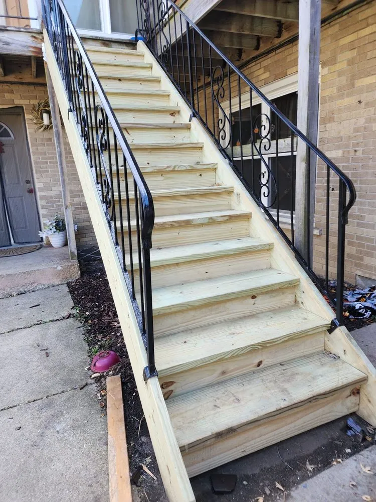 Local residential landscaping experts serving Kankakee, IL - Everything Exterior