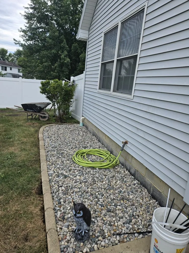 Custom garden landscaping in Kankakee, IL by Everything Exterior