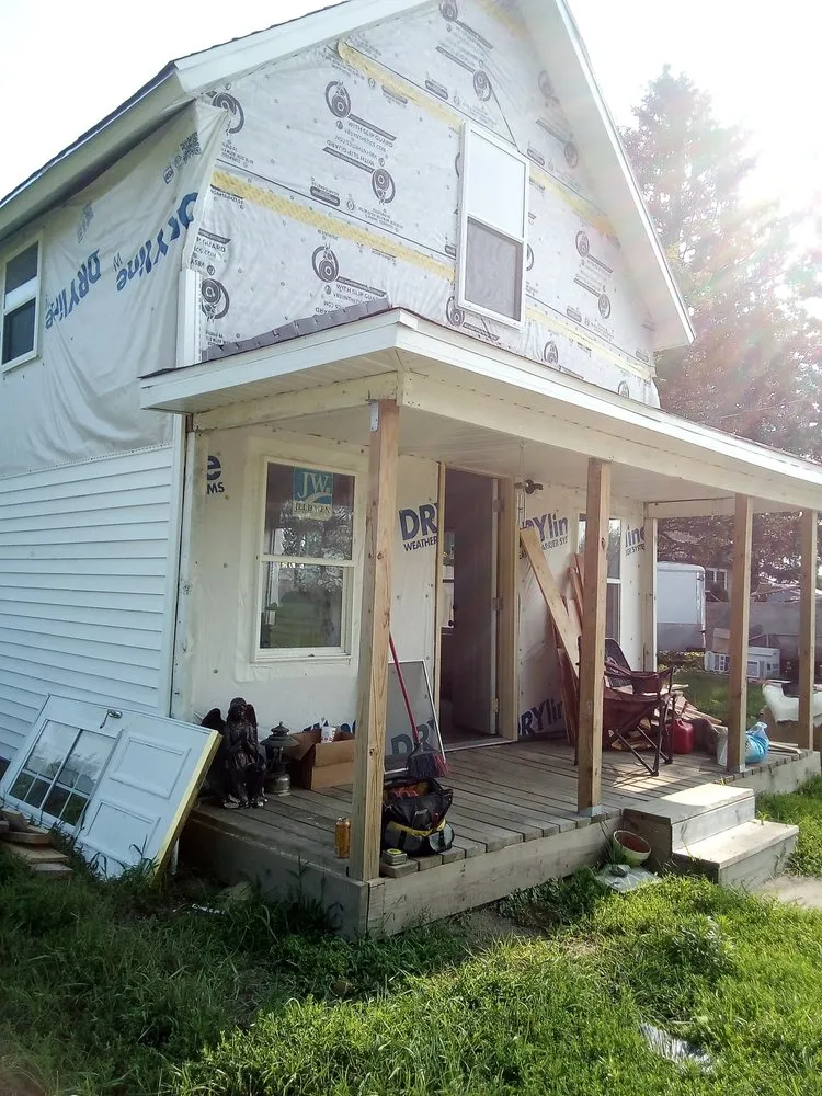 Professional yard cleanup service in Kankakee, IL - Everything Exterior