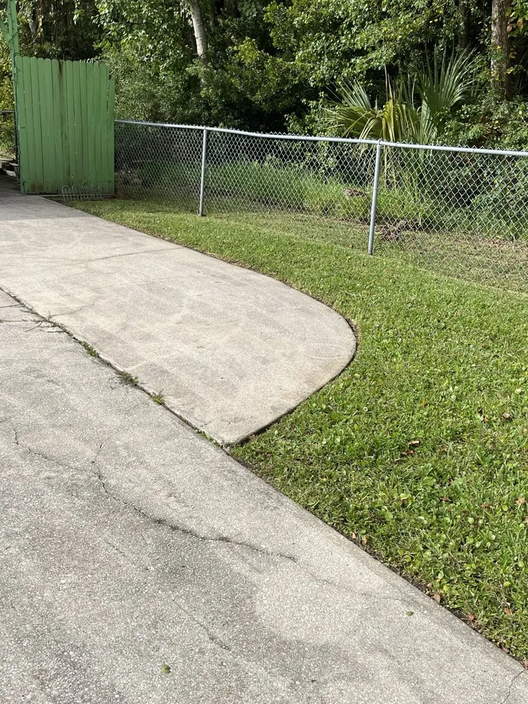 Affordable yard maintenance in Palm Coast, FL - Everything Exterior Property Maintenace