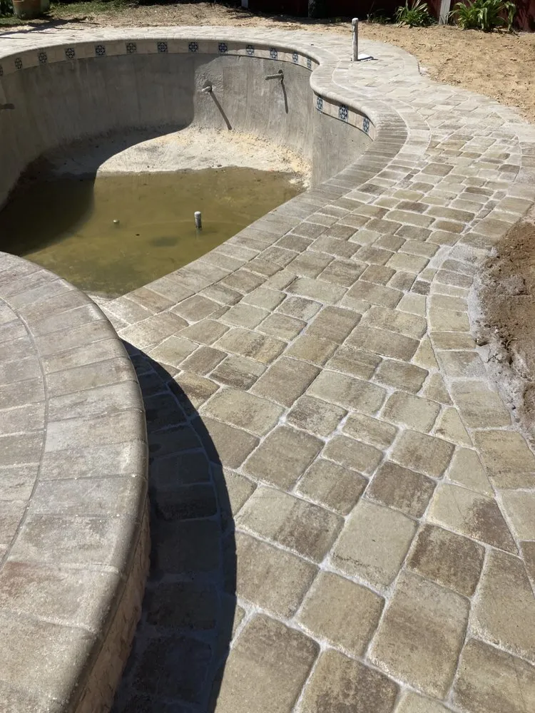 Custom yard maintenance in Freeport, FL by Everything for the Home