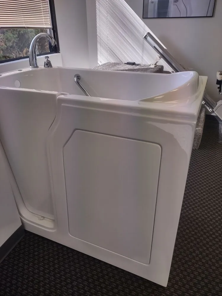 Expert yard cleanup service for homes in Kansas City, MO by Everything Guys