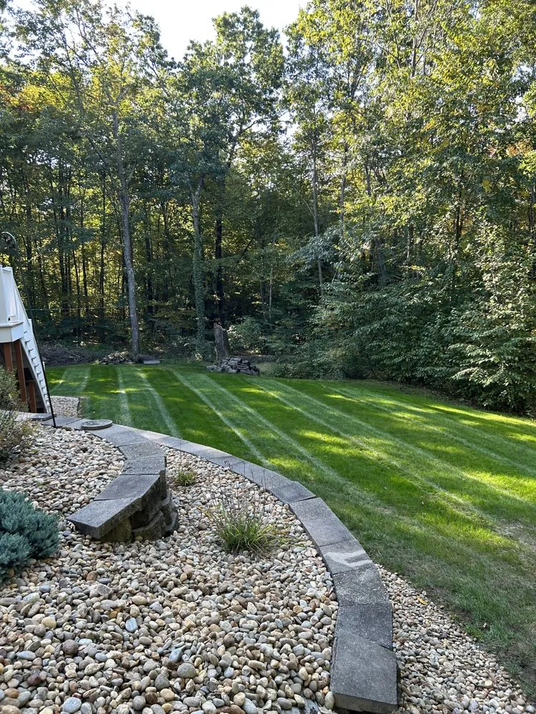Top-rated lawn mowing service for beautiful yards in Hooksett, NH by Everything Home
