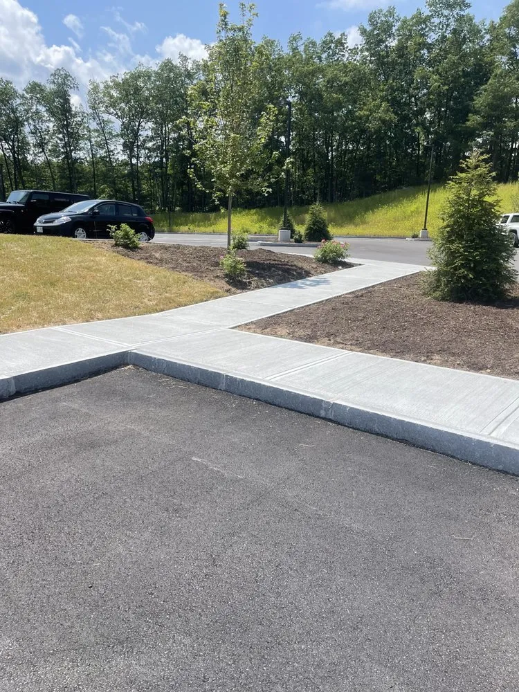 Reliable landscaping services in Hooksett, NH - Everything Home