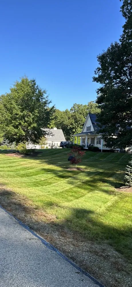 Top-rated landscape design for year-round maintenance in Hooksett, NH by Everything Home