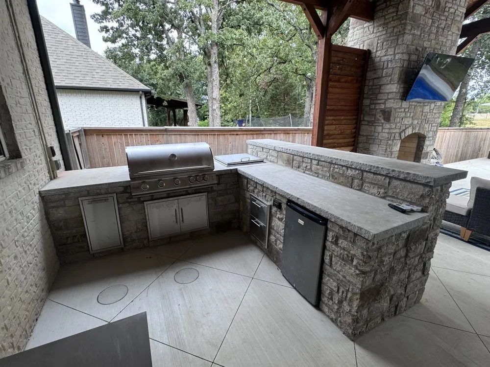 Reliable yard maintenance with custom design in Tulsa, OK by Everything Outdoors of Tulsa