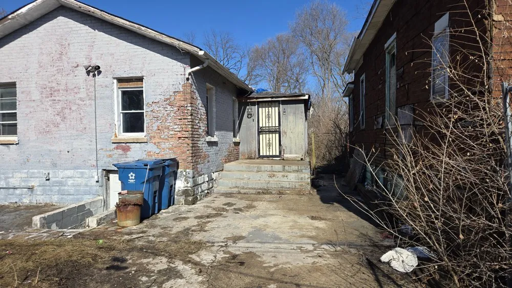 Local outdoor landscaping experts serving Chicago, IL - Everything Professional Services