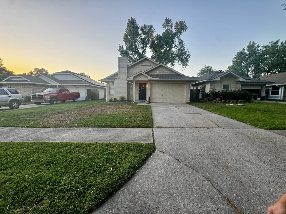 Local lawn mowing service experts serving Houston, TX - Evolution Lawn Services