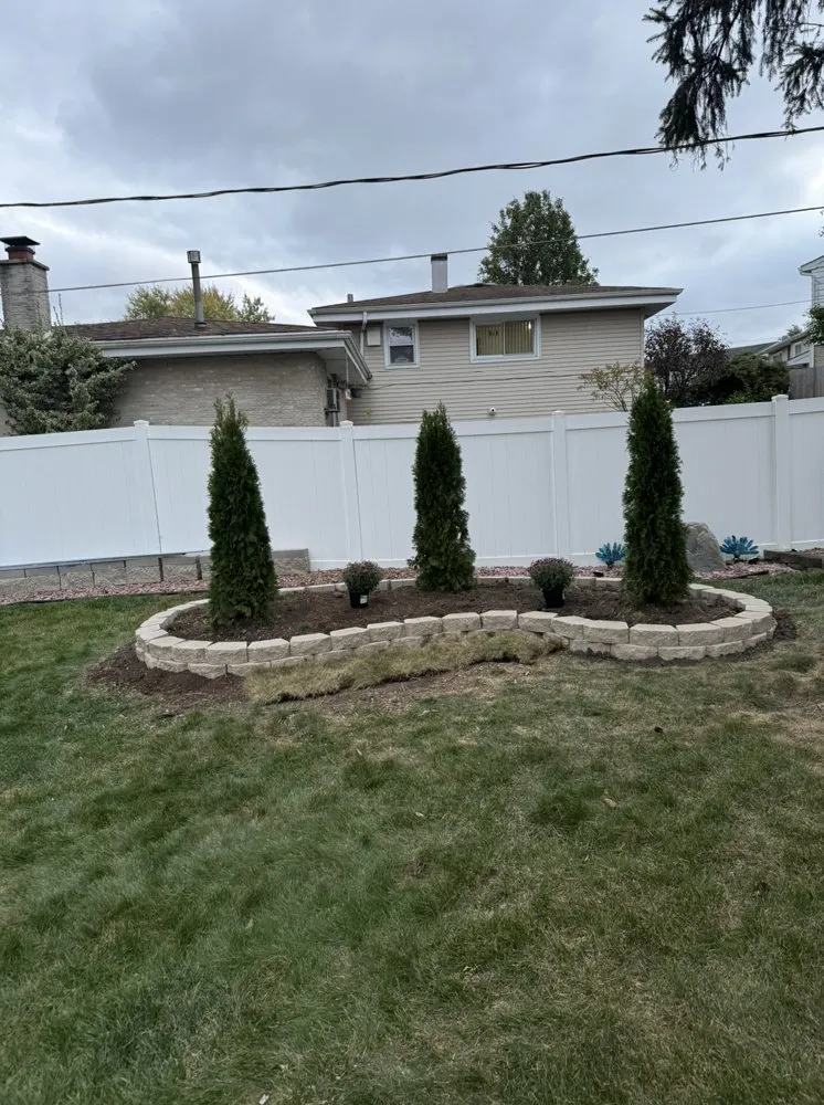 Professional lawn care service experts serving Oak Lawn, IL - Evolution Outdoor Living