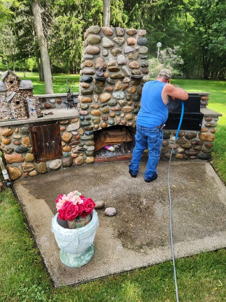 Trusted outdoor landscaping experts serving Hemlock, MI - Evon Services