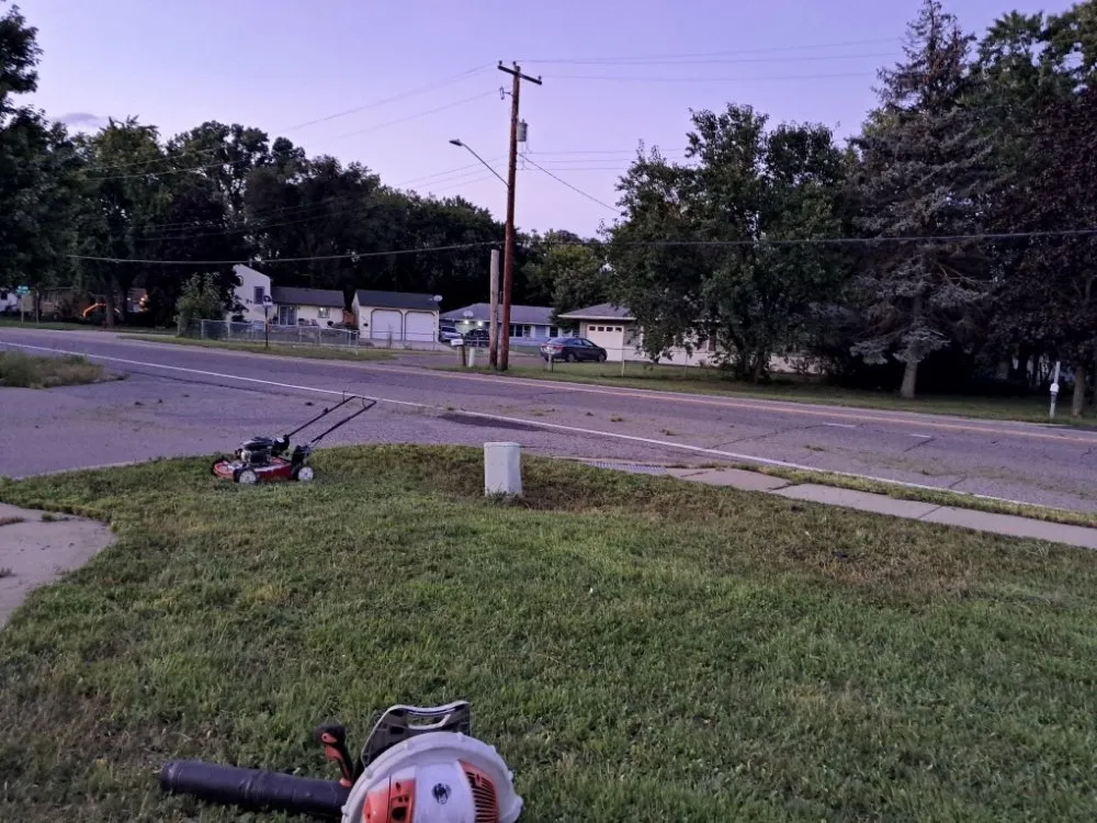 Top-rated yard cleanup service in Brooklyn Center, MN - Evon Yards Services