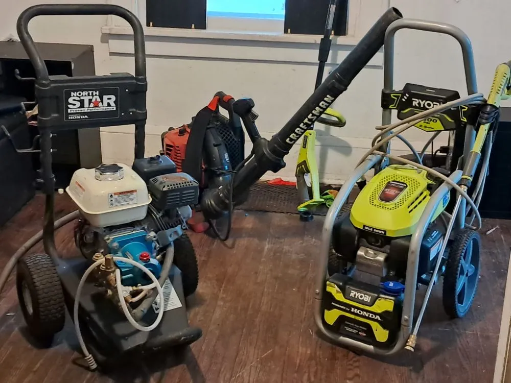 Reliable lawn mowing service for year-round maintenance in Brooklyn Center, MN by Evon Yards Services