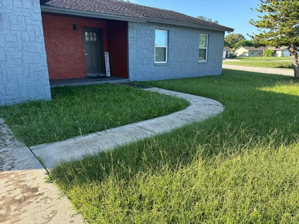 Trusted landscaping services in Mount Dora, FL by Evrrion